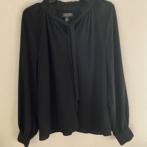 The limited Black blouse